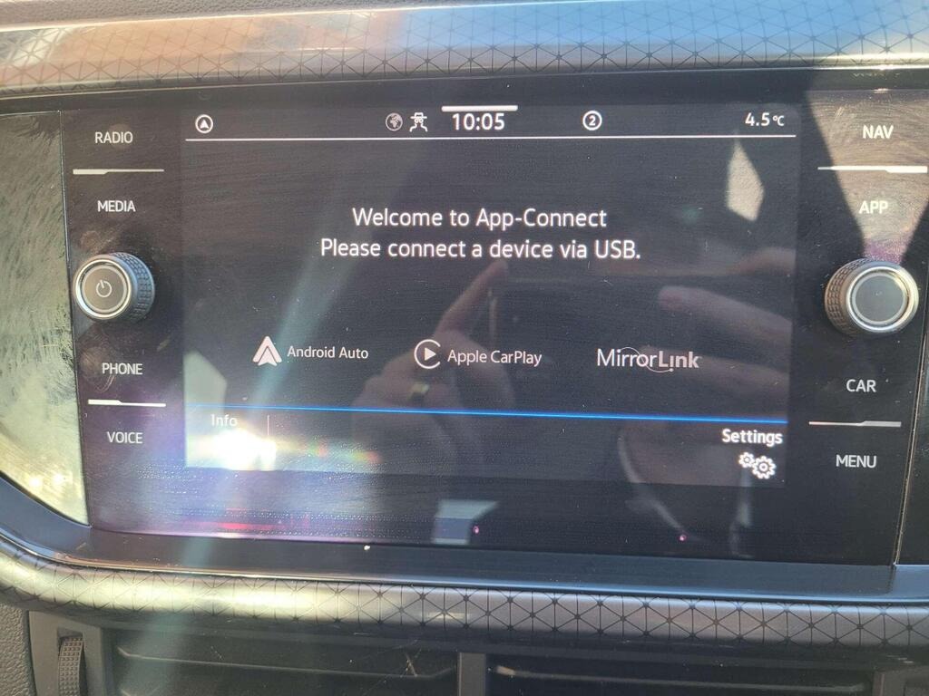 
								2021 Volkswagen T-Cross 1.0 TSI SEL full									