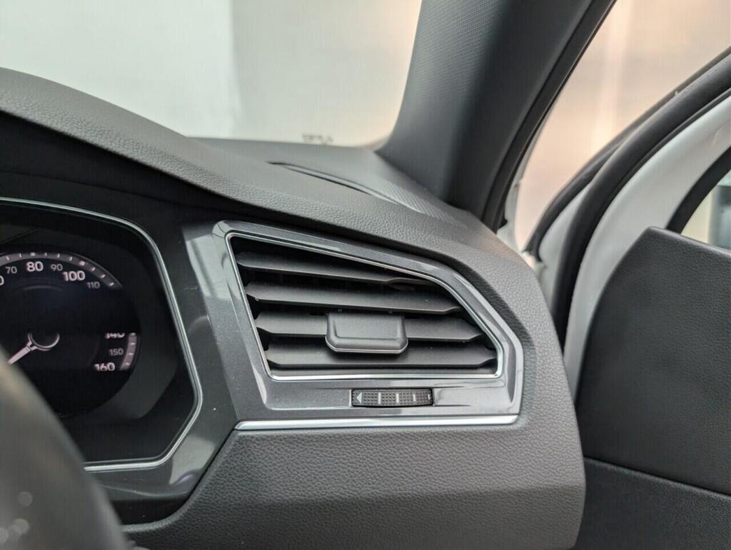 
								2018 Volkswagen Tiguan 2.0 TDI R-Line 4Motion full									