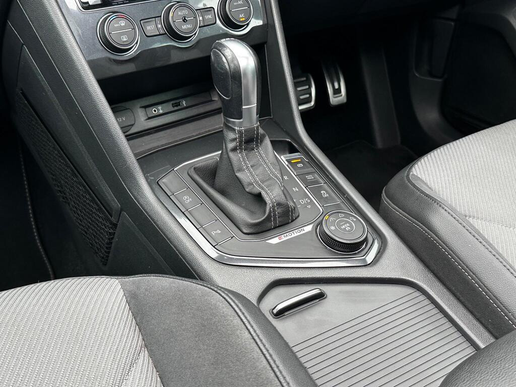 
								2016 Volkswagen Tiguan2.0 TDI BlueMotion Tech R-Line DSG 4Motion full									