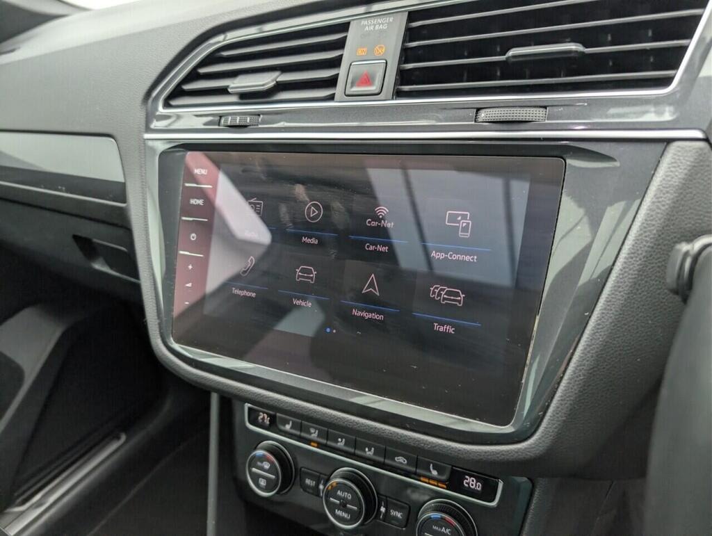 
								2018 Volkswagen Tiguan 2.0 TDI R-Line 4Motion full									