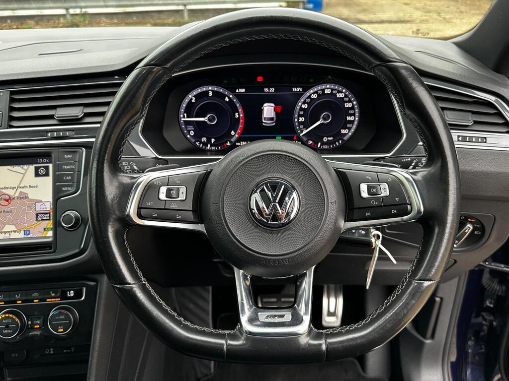 
								2016 Volkswagen Tiguan2.0 TDI BlueMotion Tech R-Line DSG 4Motion full									