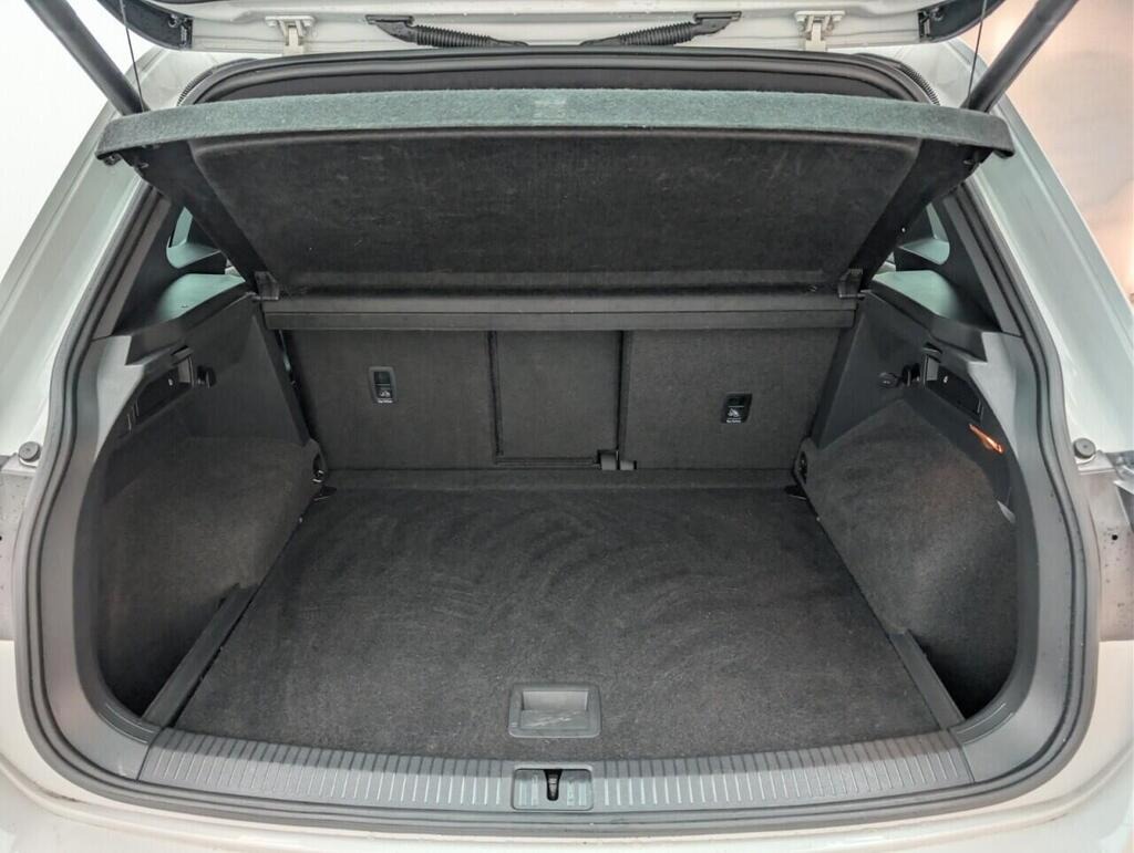 
								2018 Volkswagen Tiguan 2.0 TDI R-Line 4Motion full									