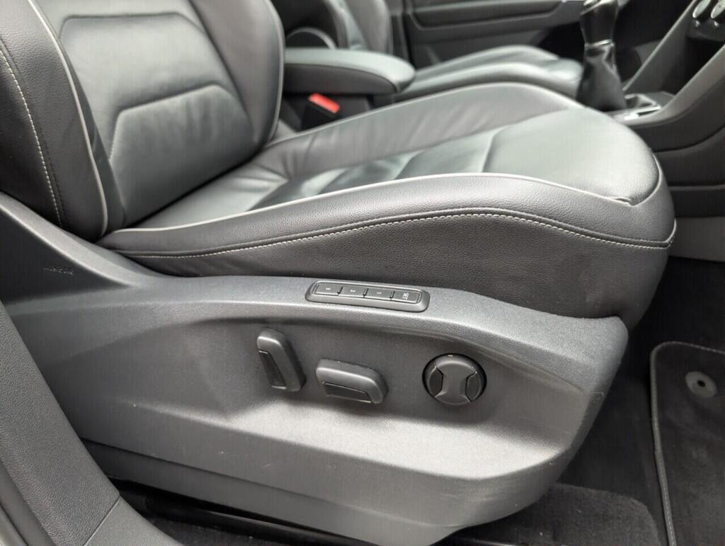 
								2018 Volkswagen Tiguan 2.0 TDI R-Line 4Motion full									