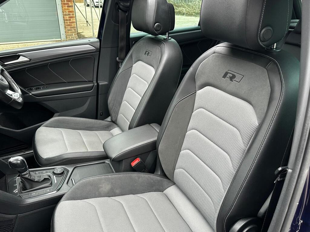 
								2016 Volkswagen Tiguan2.0 TDI BlueMotion Tech R-Line DSG 4Motion full									