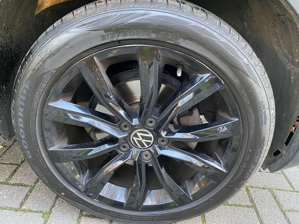 
								2021 Volkswagen T-Roc 1.5 TSI EVO Black Edition DSG full									