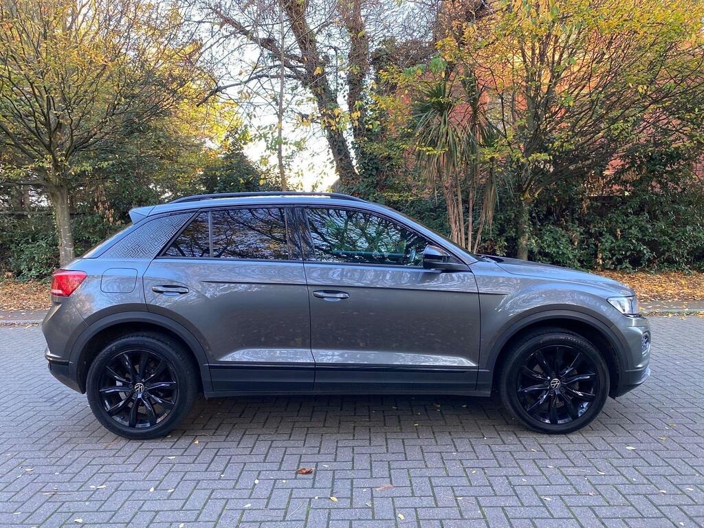 
								2021 Volkswagen T-Roc 1.5 TSI EVO Black Edition DSG full									
