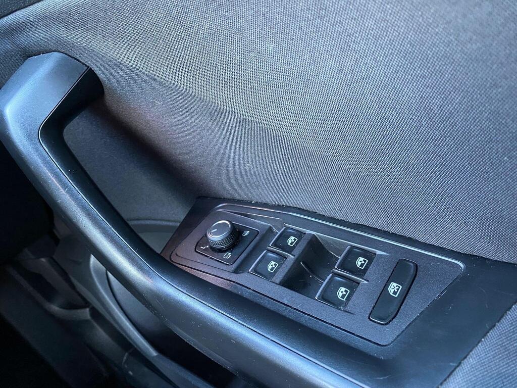 
								2021 Volkswagen T-Roc 1.5 TSI EVO Black Edition DSG full									