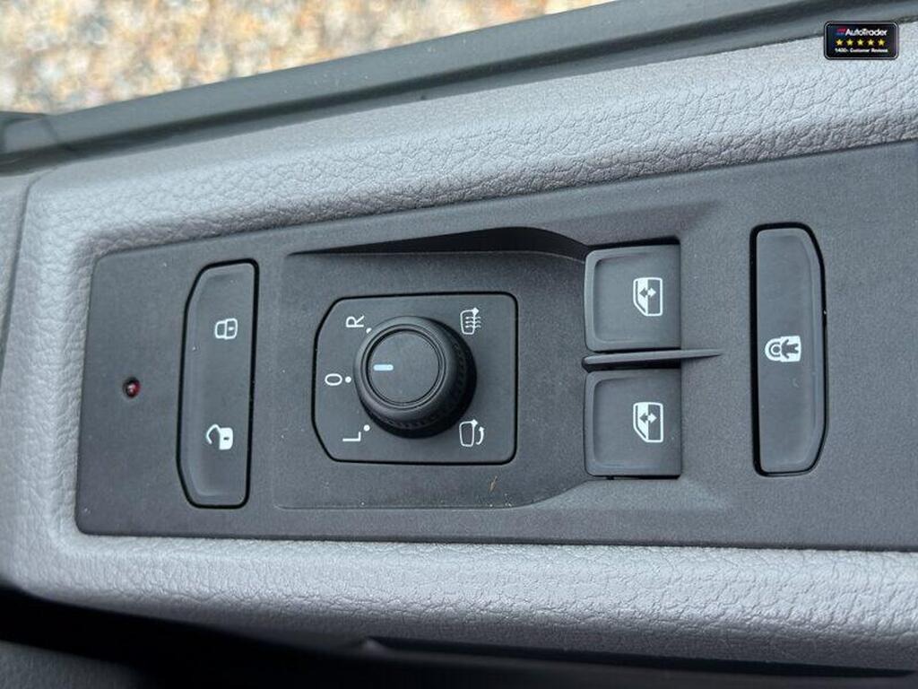 
								2023 AUTO Crew Cab SWB L1H1 T32 TDI Kombi Highline Auto full									