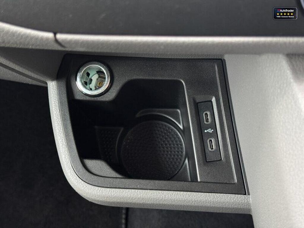 
								2023 AUTO Crew Cab SWB L1H1 T32 TDI Kombi Highline Auto full									