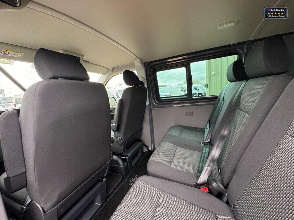 
								2023 AUTO Crew Cab SWB L1H1 T32 TDI Kombi Highline Auto full									