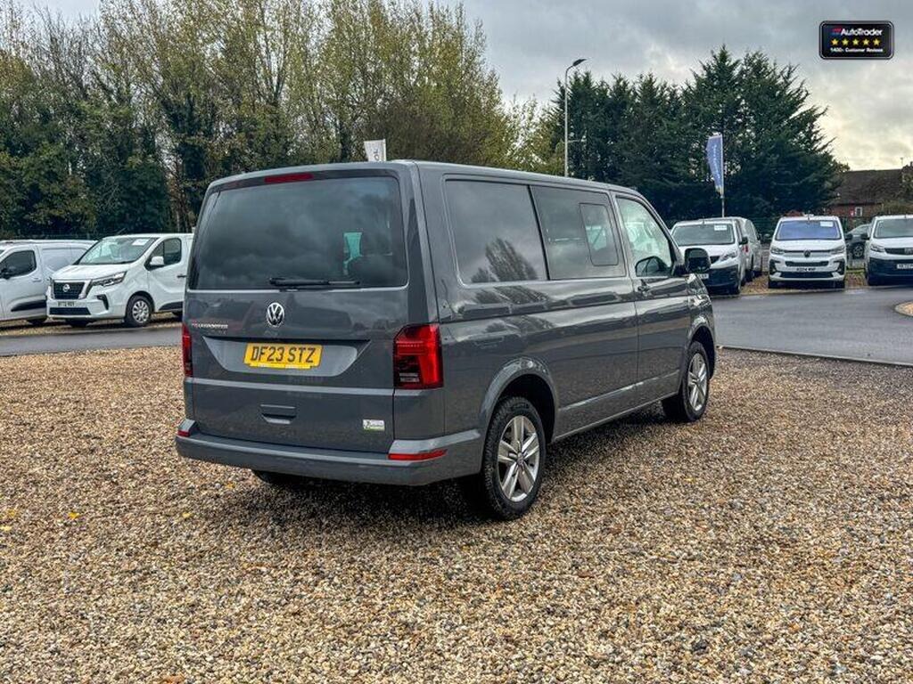 
								2023 AUTO Crew Cab SWB L1H1 T32 TDI Kombi Highline Auto full									