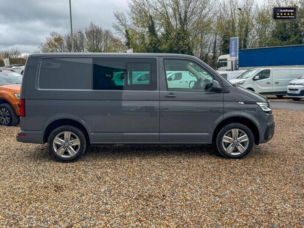 2023 AUTO Crew Cab SWB L1H1 T32 TDI Kombi Highline Auto