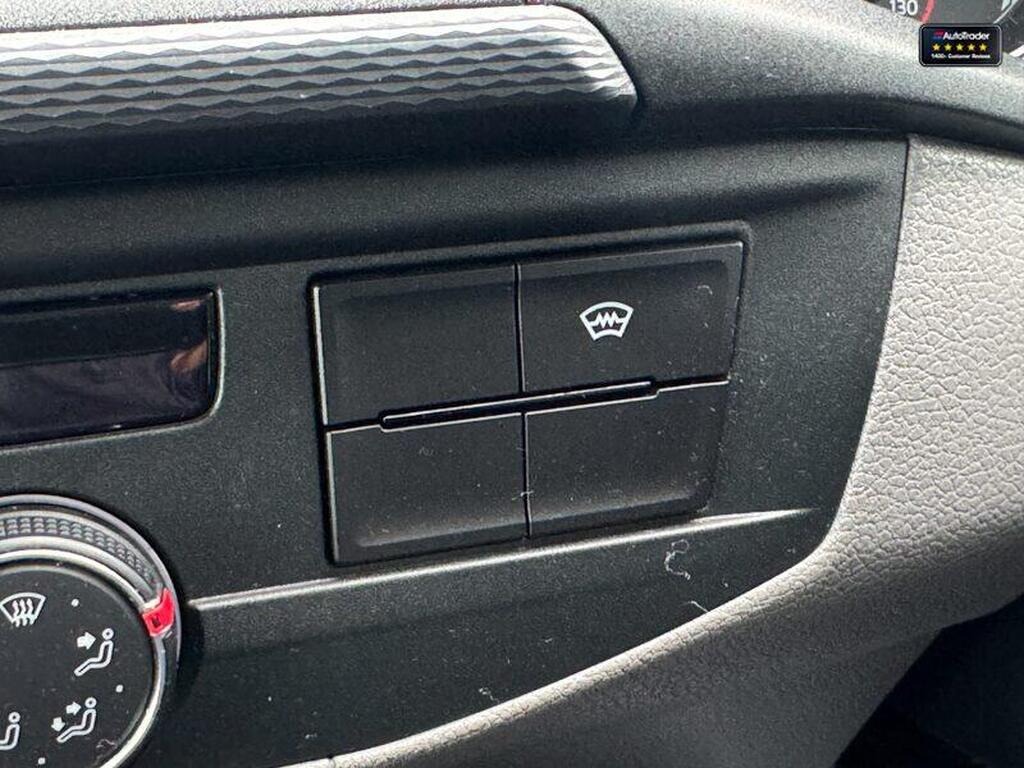 
								2023 AUTO Crew Cab SWB L1H1 T32 TDI Kombi Highline Auto full									