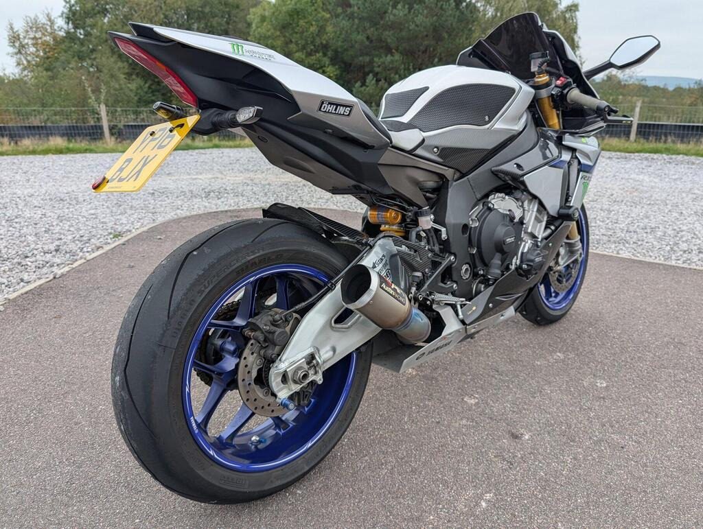 2016 Yamaha R1M 998cc