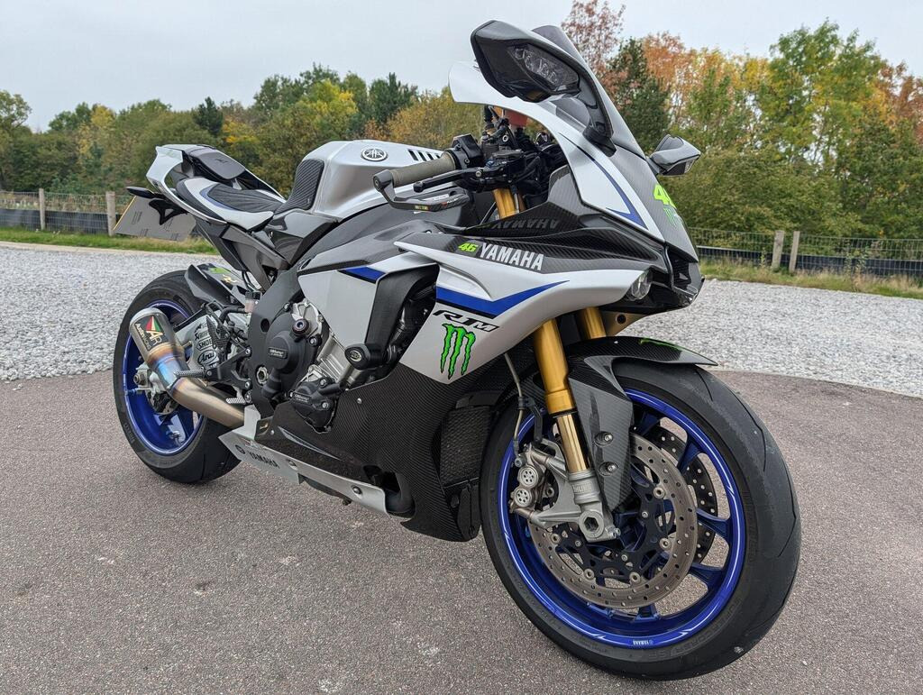 
								2016 Yamaha R1M 998cc full									