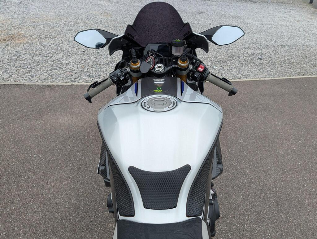 
								2016 Yamaha R1M 998cc full									