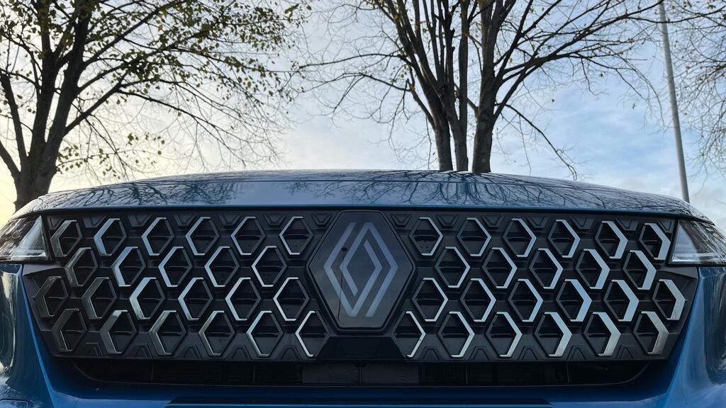 
								2025 Renault Austral 1.2 E-TECH techno esprit Alpine full									