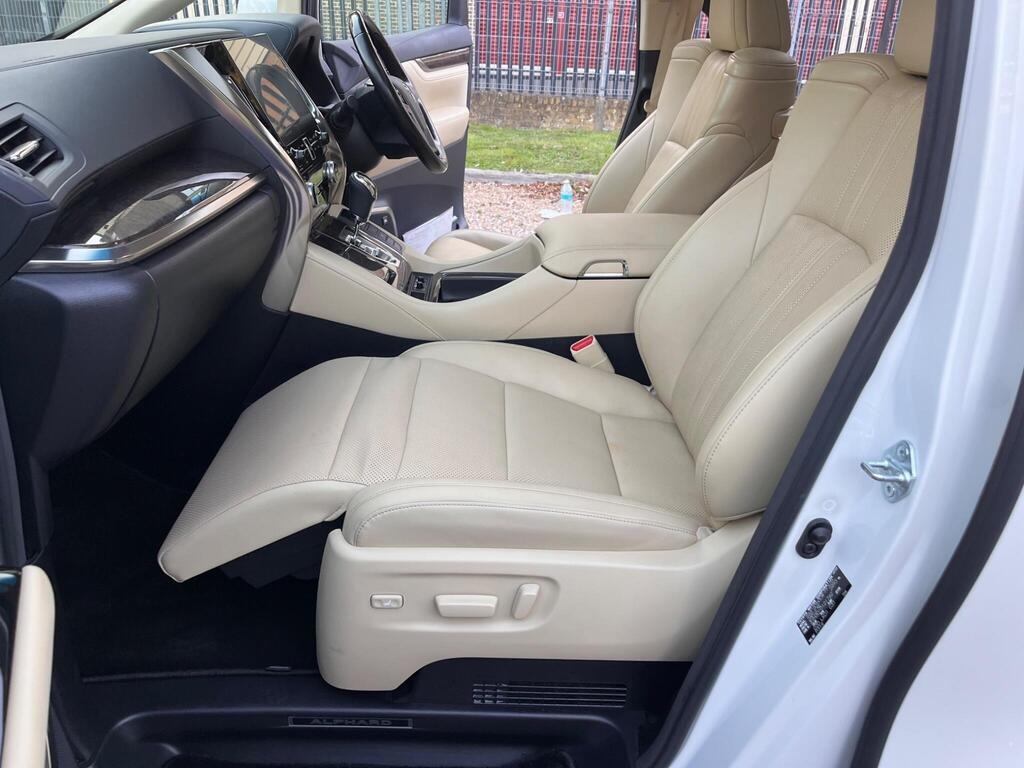
								2021 Toyota Alphard 2.5 HYBRID EXECUTIVE LOUNGE TWINSUNROOF full									