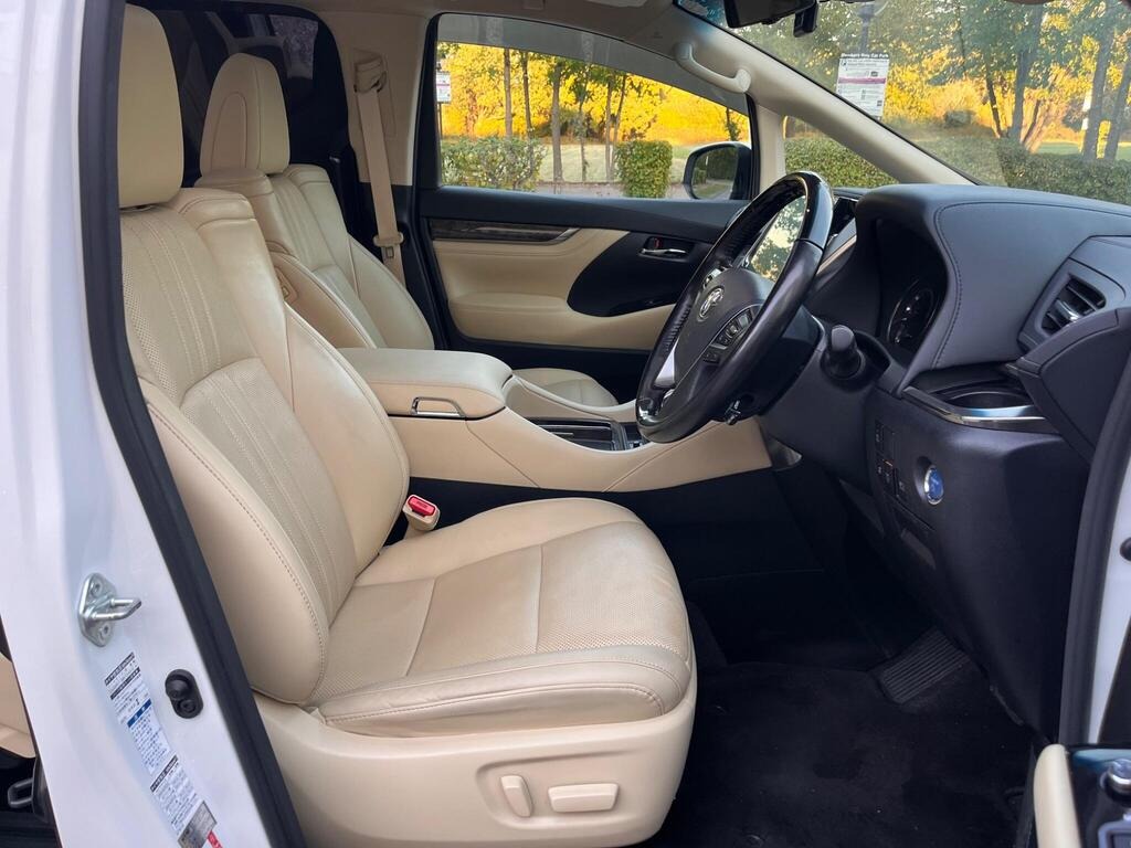 
								2021 Toyota Alphard 2.5 HYBRID EXECUTIVE LOUNGE TWINSUNROOF full									