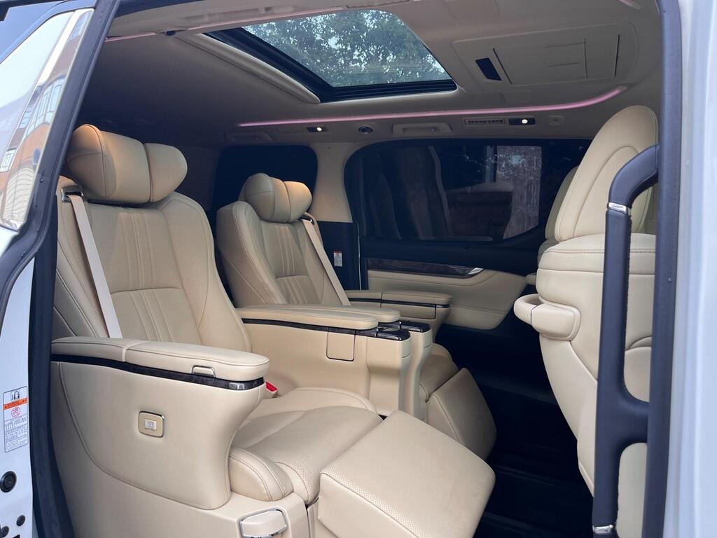 
								2021 Toyota Alphard 2.5 HYBRID EXECUTIVE LOUNGE TWINSUNROOF full									