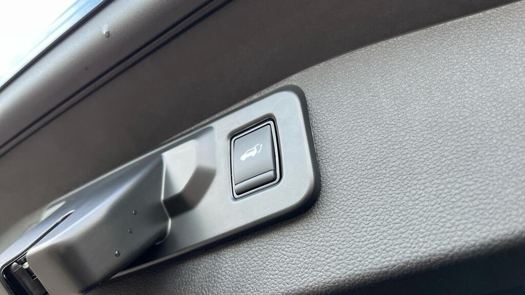 
								2025 Renault Austral 1.2 E-TECH techno esprit Alpine full									