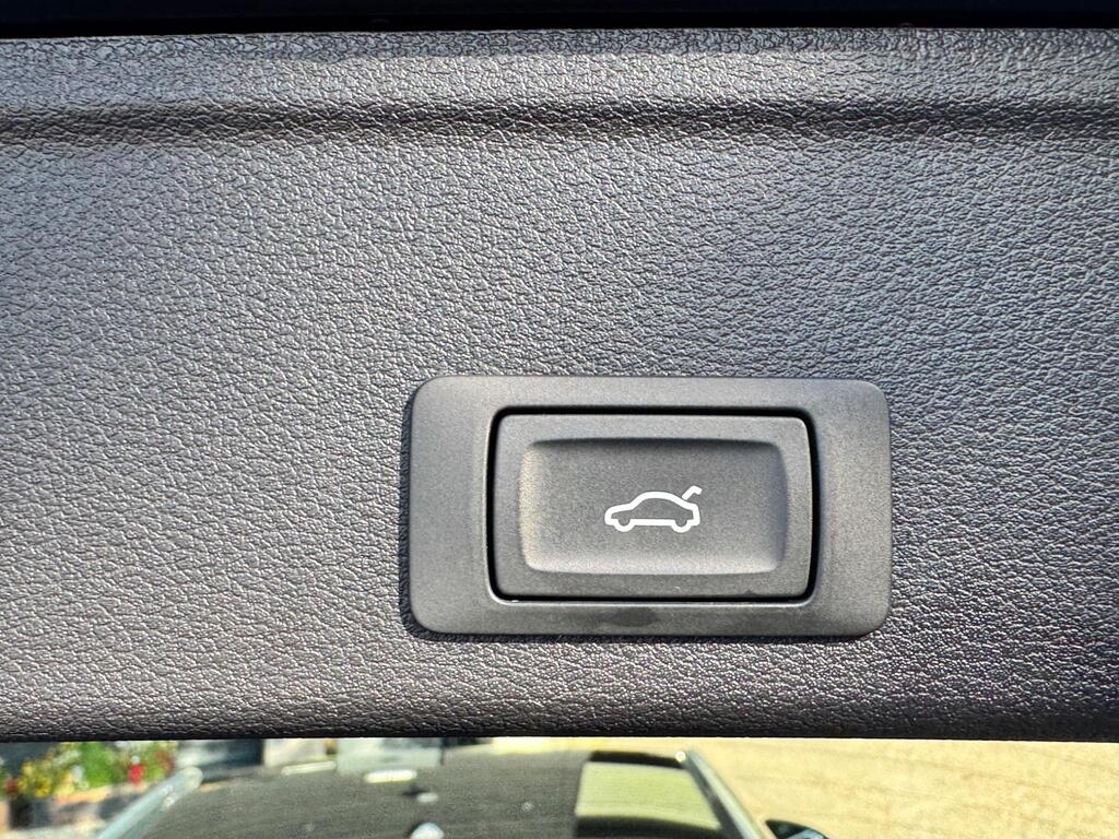 
								2020 Audi A4 Avant 2.0 TDI 35 Sport S Tronic full									