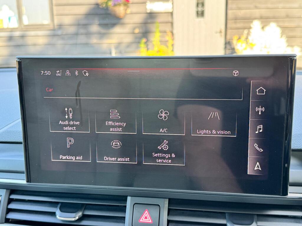 
								2020 Audi A4 Avant 2.0 TDI 35 Sport S Tronic full									