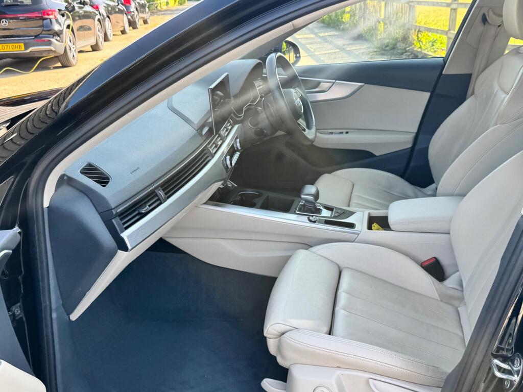 
								2020 Audi A4 Avant 2.0 TDI 35 Sport S Tronic full									