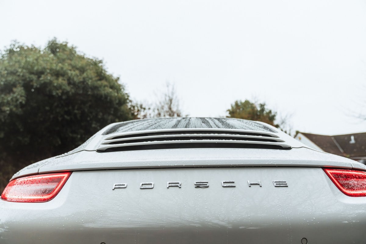 
								2012 Porsche 911.1 Carrera S 991 full									