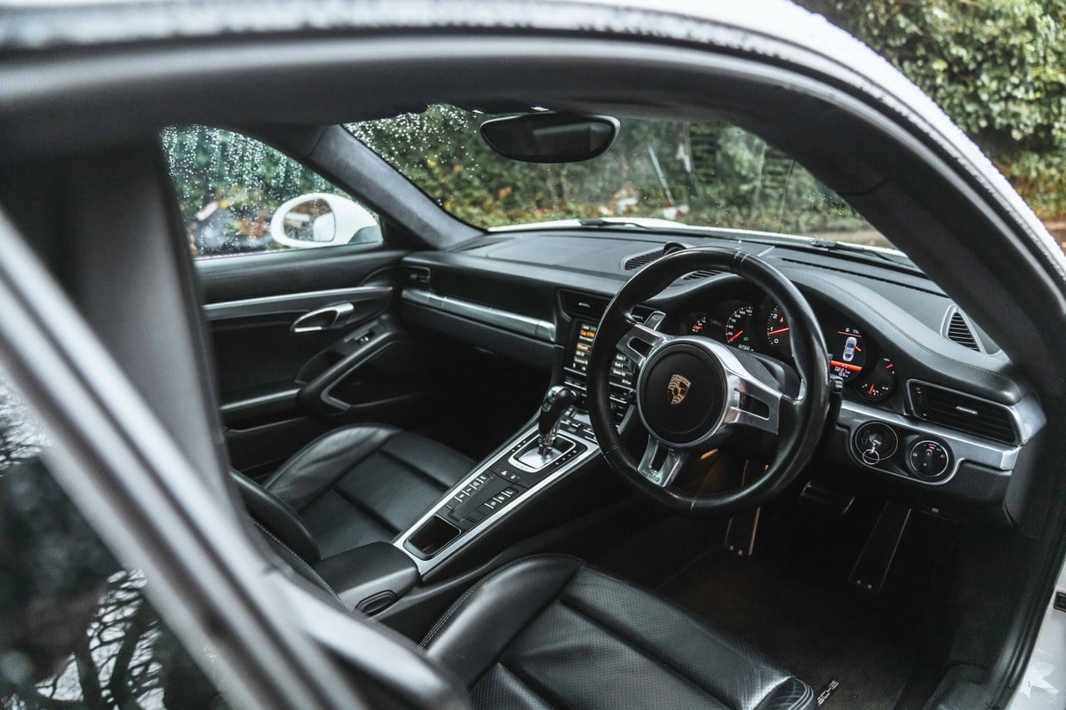 
								2012 Porsche 911.1 Carrera S 991 full									