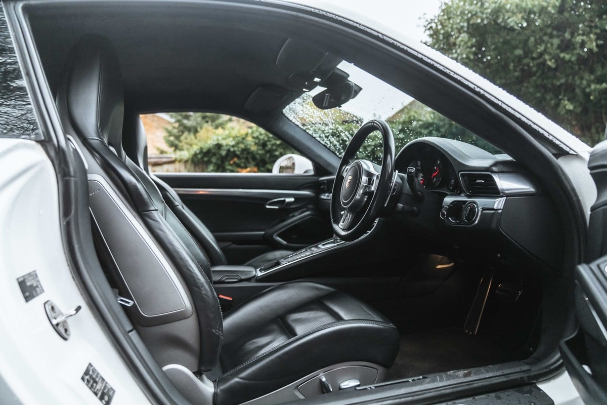 
								2012 Porsche 911.1 Carrera S 991 full									