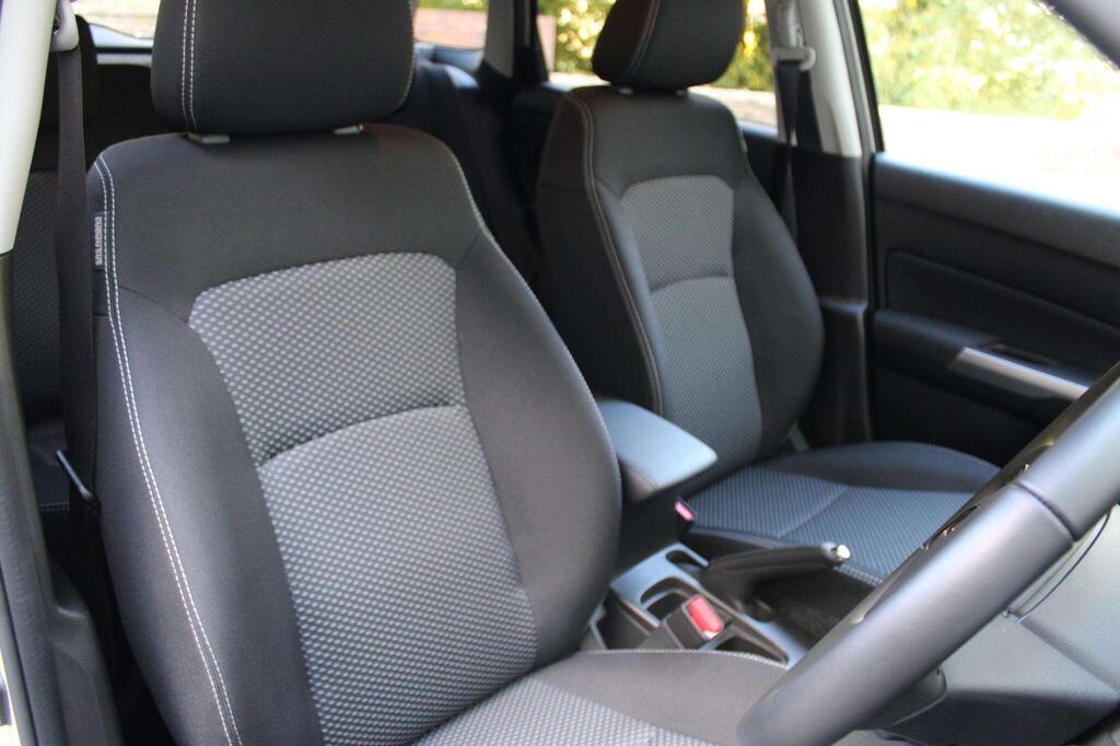 
								2025 Suzuki Vitara 1.4 Boosterjet MHEV Motion full									