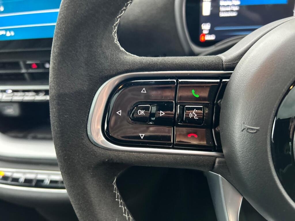 
								2025 Abarth 500 114kW Turismo 42.2kWh full									