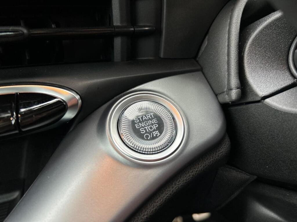 
								2025 Abarth 500 114kW Turismo 42.2kWh full									