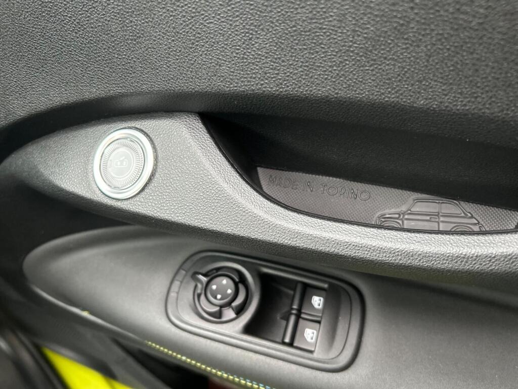 
								2025 Abarth 500 114kW Turismo 42.2kWh full									