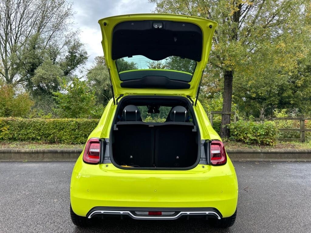 2025 Abarth 500 114kW Turismo 42.2kWh