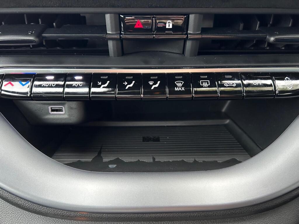 
								2025 Abarth 500 114kW Turismo 42.2kWh full									