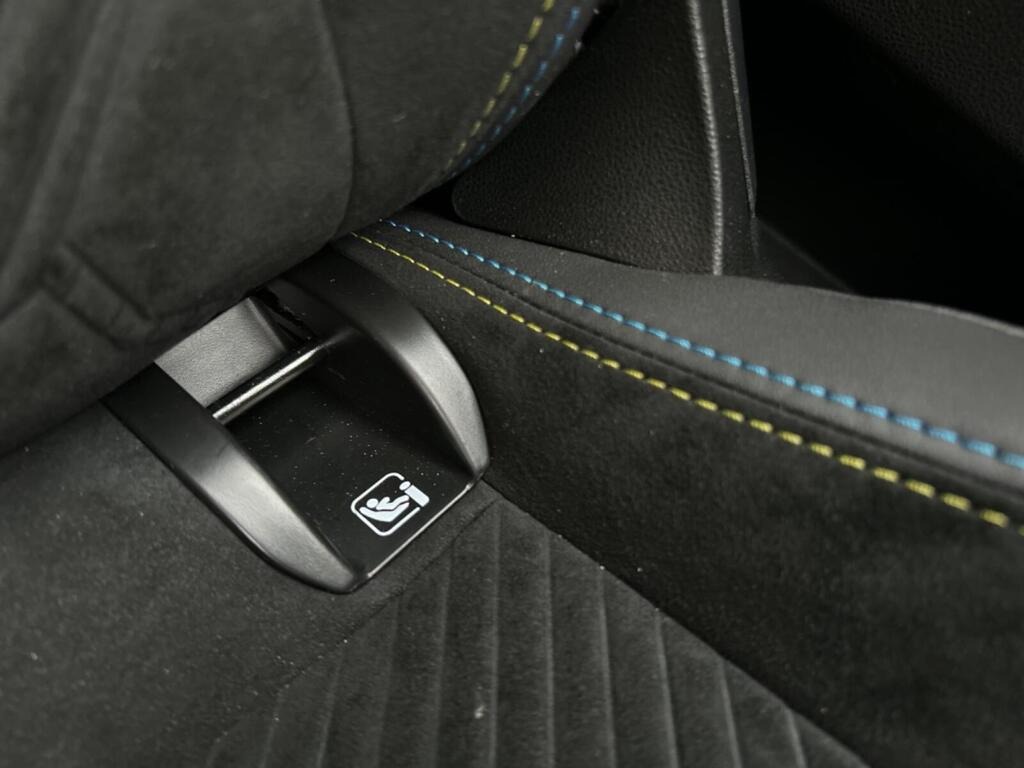 
								2025 Abarth 500 114kW Turismo 42.2kWh full									