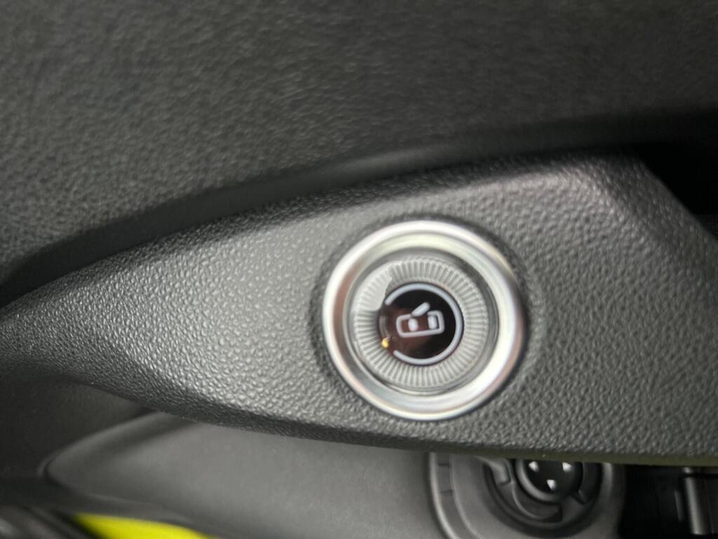 
								2025 Abarth 500 114kW Turismo 42.2kWh full									