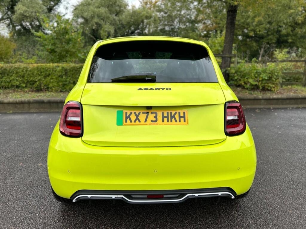 
								2025 Abarth 500 114kW Turismo 42.2kWh full									