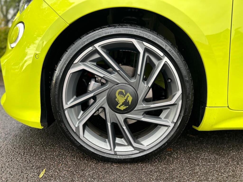 
								2025 Abarth 500 114kW Turismo 42.2kWh full									