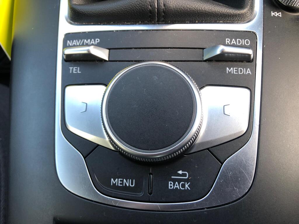 
								2018 Audi A3 1.6 TDI 30 SE Technik Sportback full									