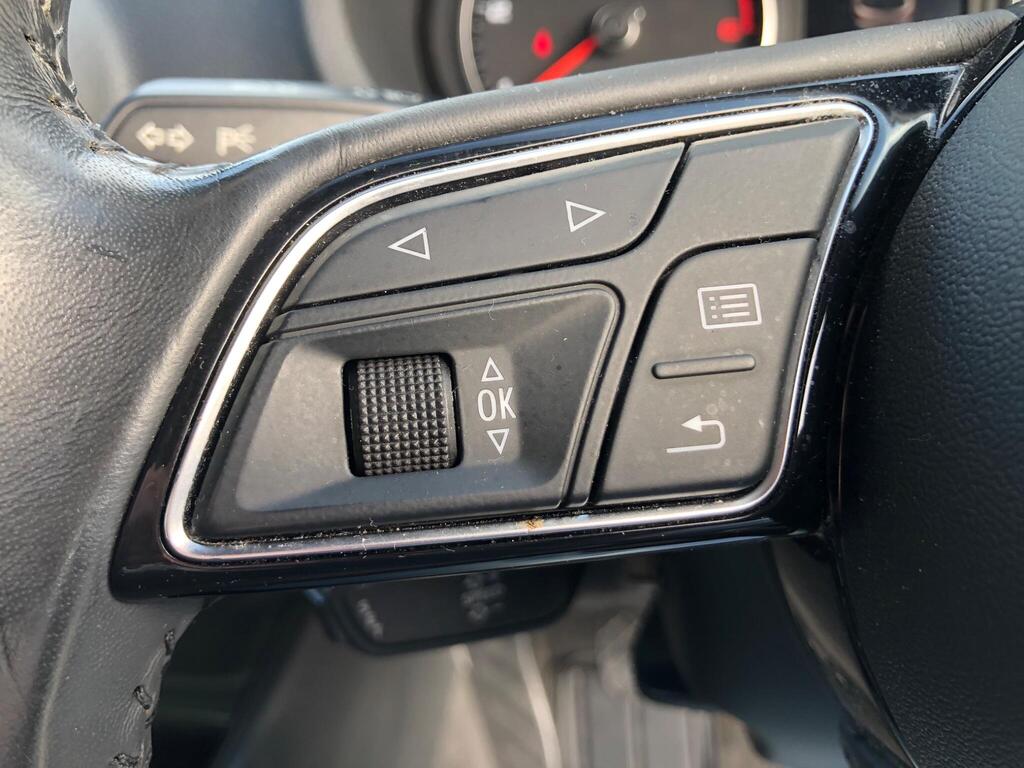 
								2018 Audi A3 1.6 TDI 30 SE Technik Sportback full									