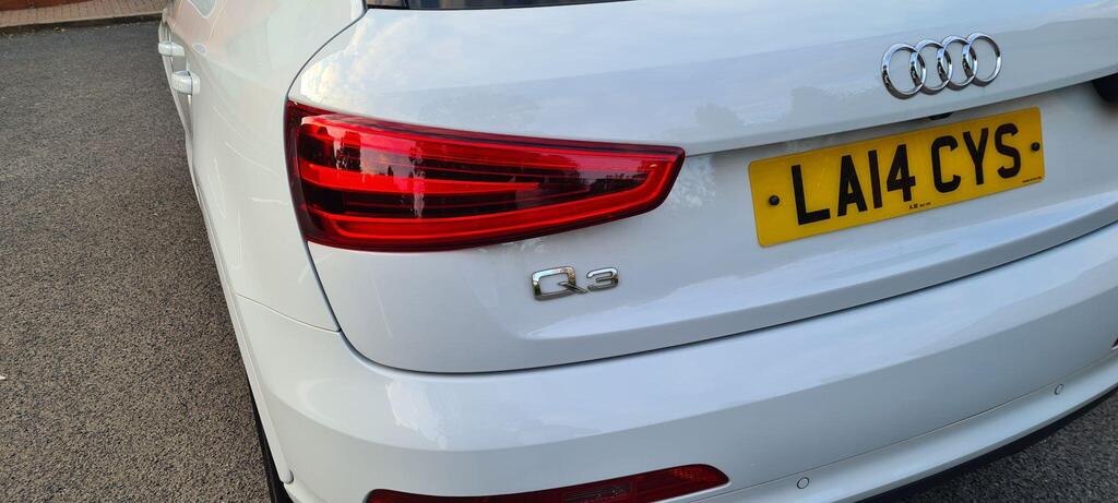 
								2014 Audi Q3 White full									