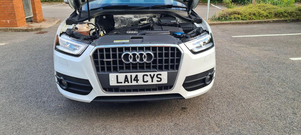 
								2014 Audi Q3 White full									