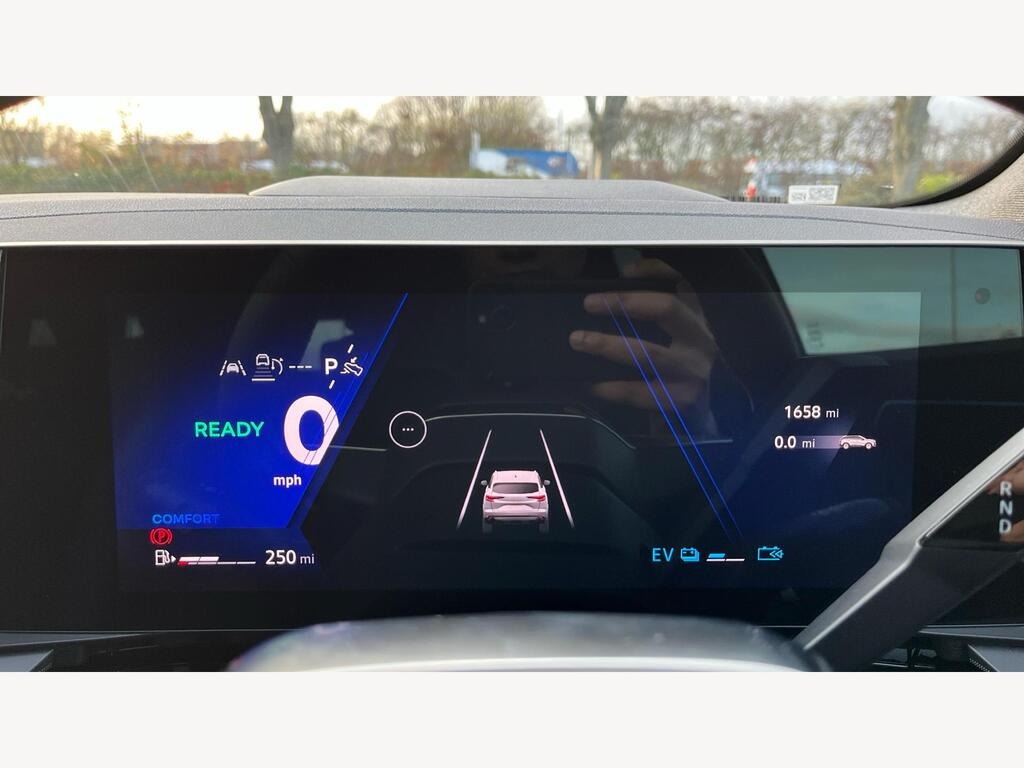 
								2025 Renault Austral 1.2 E-TECH techno esprit Alpine full									