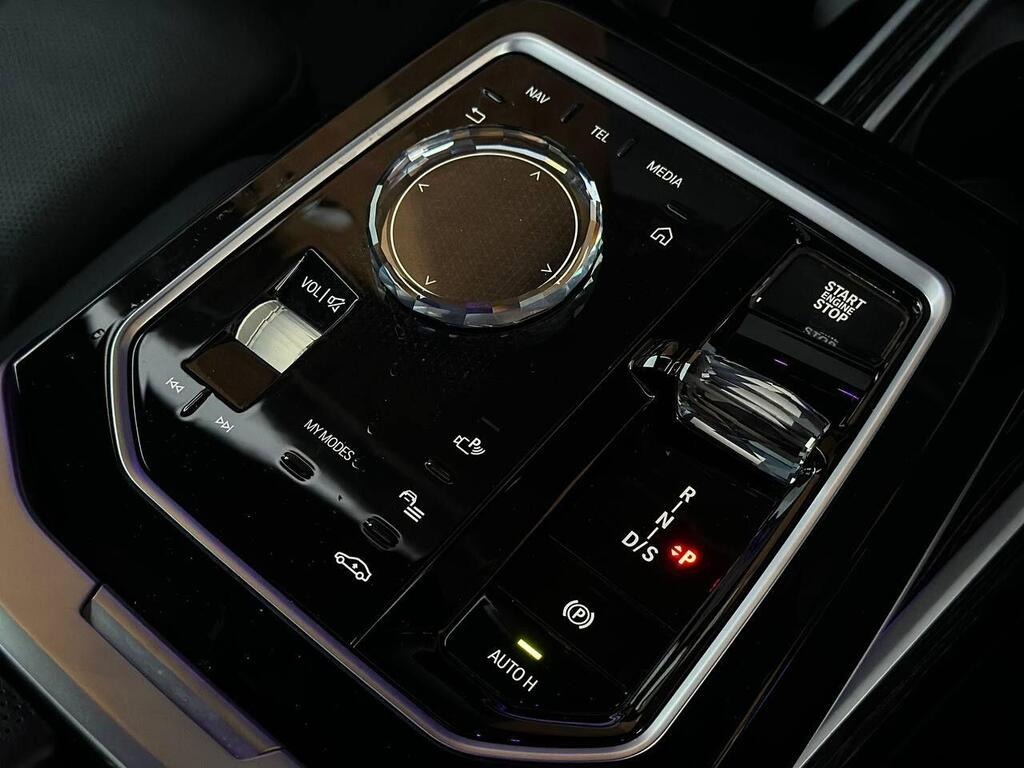 
								2023 BMW 7 Series 3.0 750e 22.1kWh M Sport Auto xDrive full									