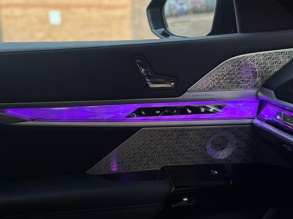 
								2023 BMW 7 Series 3.0 750e 22.1kWh M Sport Auto xDrive full									