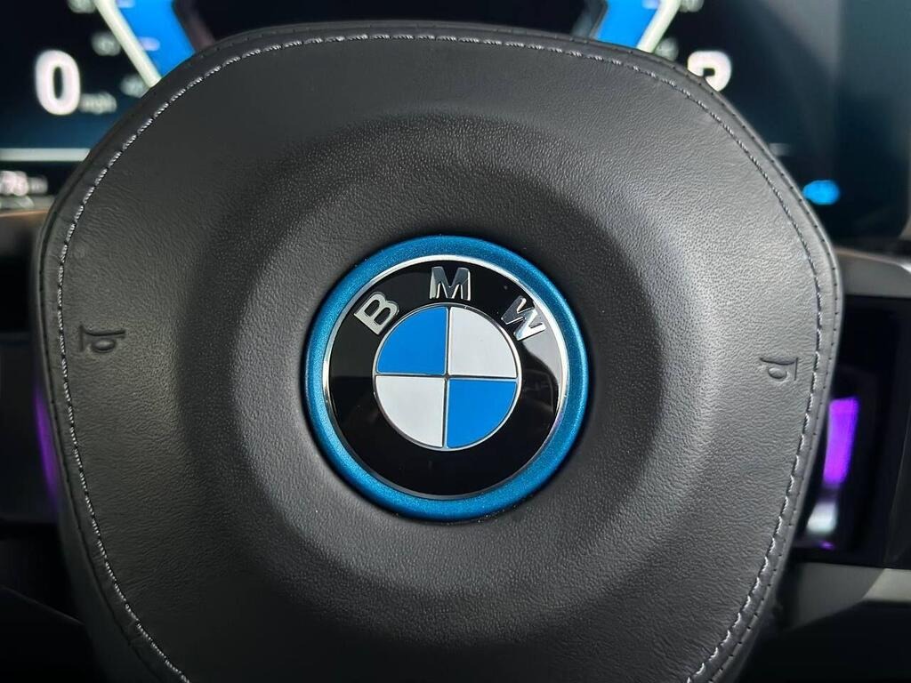 
								2023 BMW 7 Series 3.0 750e 22.1kWh M Sport Auto xDrive full									