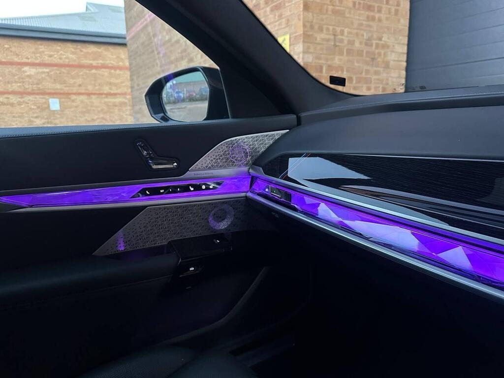 
								2023 BMW 7 Series 3.0 750e 22.1kWh M Sport Auto xDrive full									